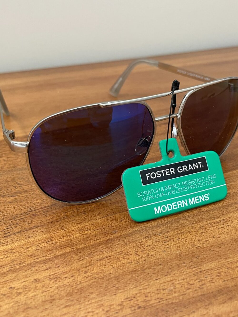 NWT Foster Grant Modern Men's Silver Aviator Sunglasses, Summer travel, beach - Picture 14 of 14